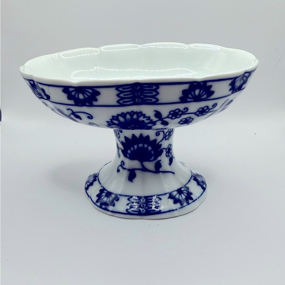 Vienna Woods PEDESTAL SOAP DISH Cobalt Blue White made in Japan